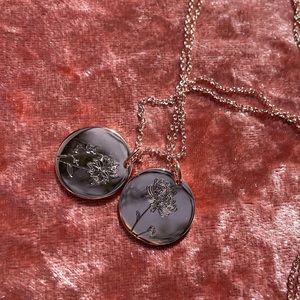 Birth Flower Necklace . Circle Flower Pendant necklace . Rose Gold